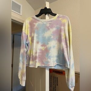 Cropped tie dye crewneck